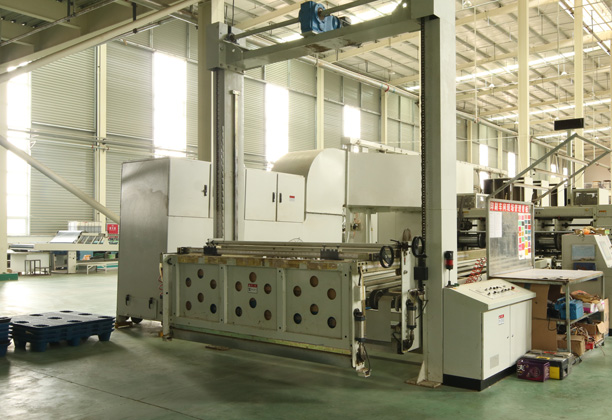 四川彩印纸箱厂家设备展示